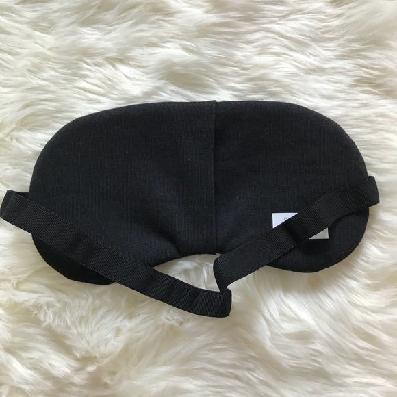 ✨LAST ONE✨ Black Polka Dot Cooling Gel Eye Mask - Picture 3 of 7